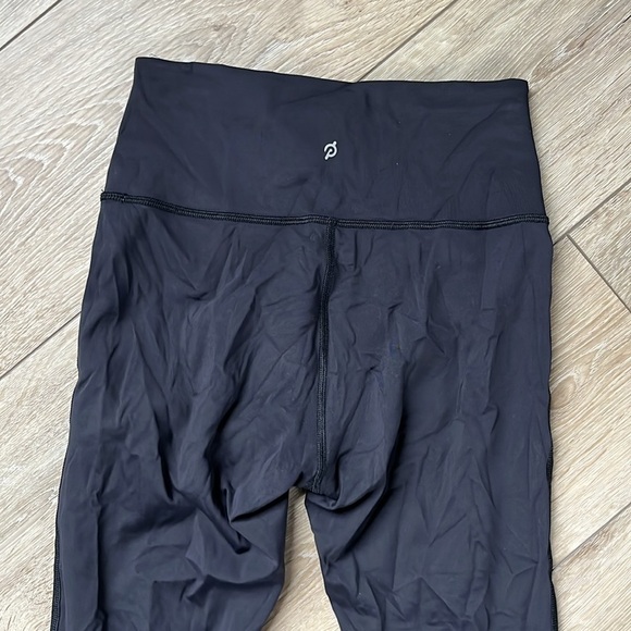 Peloton Move Mission Black Scallop Hem Mesh Panel Leggings - Picture 6 of 9